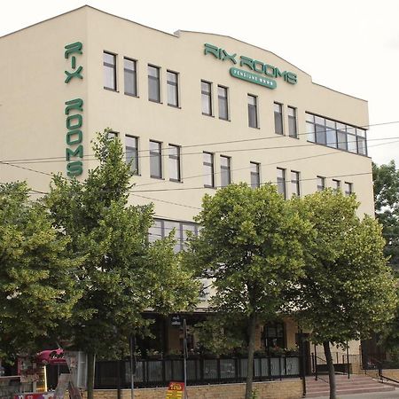 Focşani Pensiunea Rix Rooms מראה חיצוני תמונה