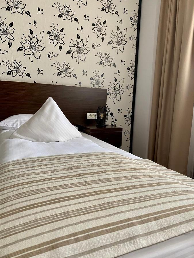 Focşani Pensiunea Rix Rooms מראה חיצוני תמונה