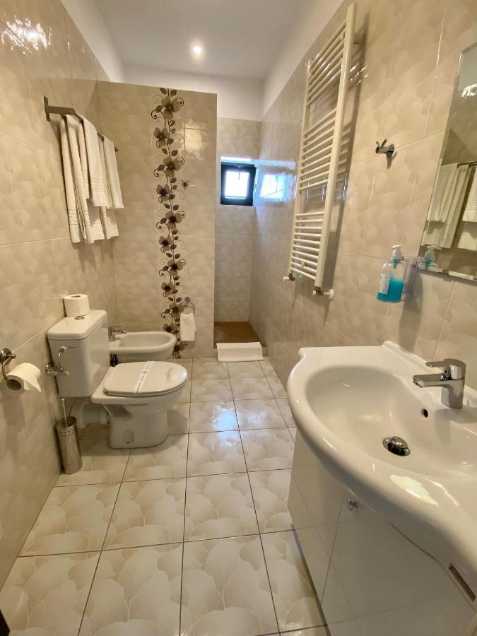 Focşani Pensiunea Rix Rooms מראה חיצוני תמונה
