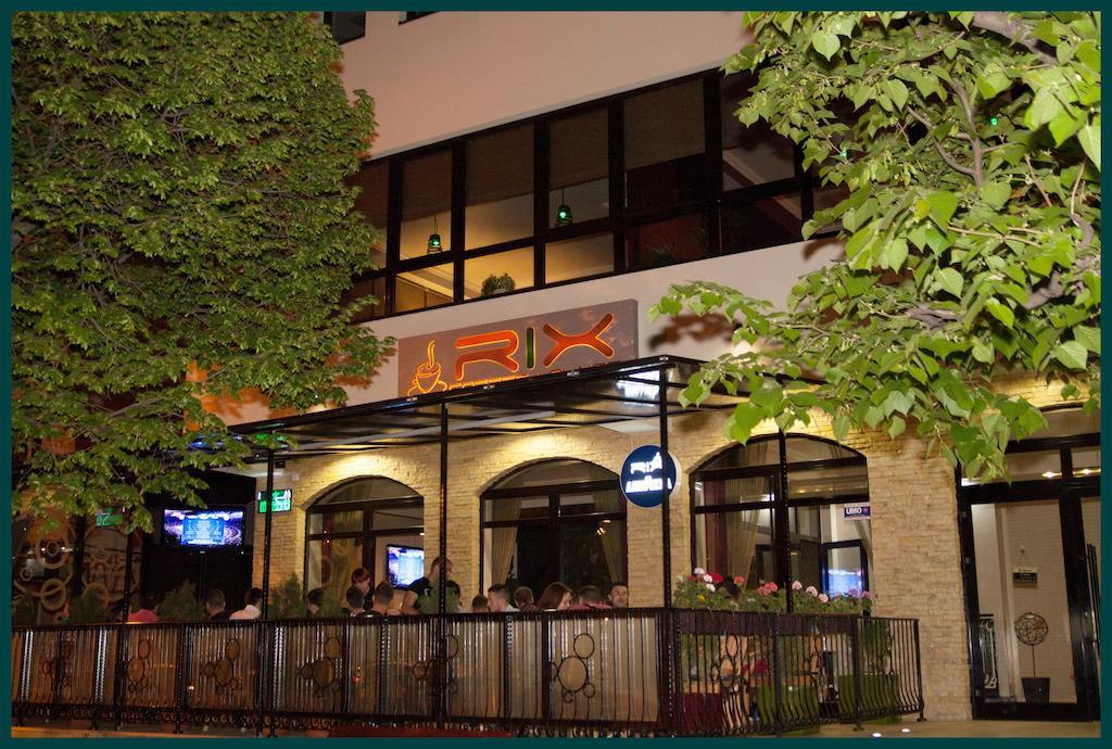 Focşani Pensiunea Rix Rooms מראה חיצוני תמונה
